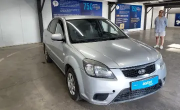 Kia Rio 2010 года за 3 500 000 тг. в Астана фото 2