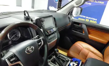 Toyota Land Cruiser 2020 года за 31 000 000 тг. в Астана фото 5