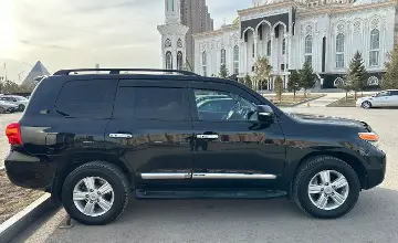 Toyota Land Cruiser 2015 года за 28 000 000 тг. в Астана фото 2