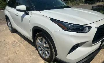 Toyota Highlander 2023 года за 28 000 000 тг. в Алматы фото 3