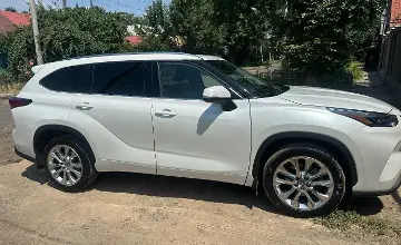 Toyota Highlander 2023 года за 28 000 000 тг. в Алматы фото 4