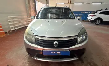Renault Sandero 2014 года за 3 500 000 тг. в Астана фото 2
