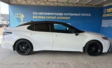 Toyota Camry 2020 года за 11 000 000 тг. в Алматы фото 4