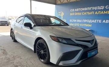 Toyota Camry 2020 года за 11 000 000 тг. в Алматы фото 3