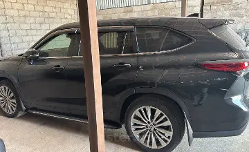 Toyota Highlander 2022 года за 28 000 000 тг. в Алматы фото 4