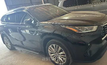Toyota Highlander 2022 года за 28 000 000 тг. в Алматы фото 2