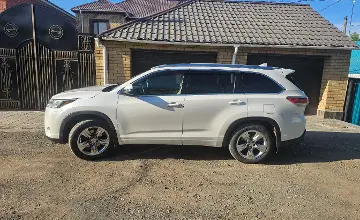 Toyota Highlander 2014 года за 17 000 000 тг. в Актобе фото 3