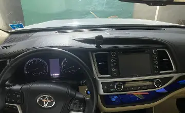 Toyota Highlander 2014 года за 17 000 000 тг. в Актобе фото 4
