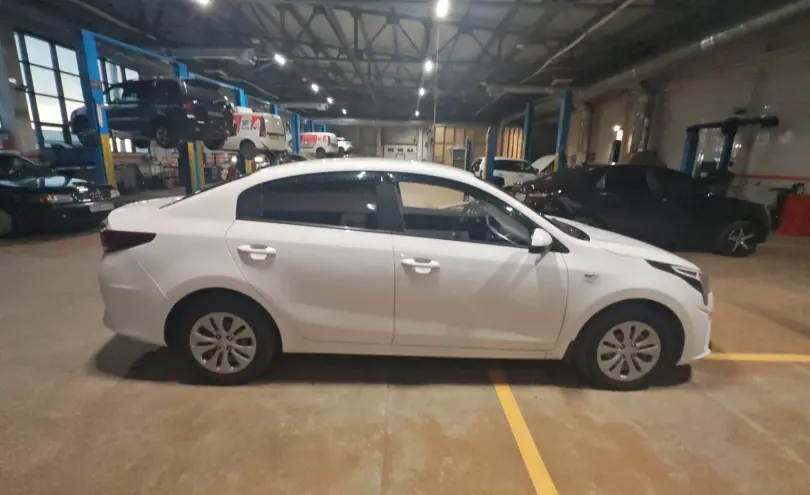Kia Rio 2021 года за 6 500 000 тг. в Караганда фото 4