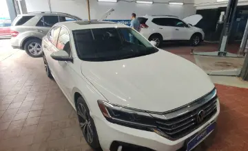 Volkswagen Passat 2020 года за 10 000 000 тг. в Астана фото 3