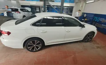 Volkswagen Passat 2020 года за 10 000 000 тг. в Астана фото 4