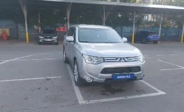 Mitsubishi Outlander 2013 года за 7 000 000 тг. в Алматы фото 2