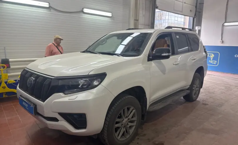 Toyota Land Cruiser Prado 2023 года за 30 000 000 тг. в Астана