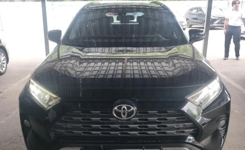 Toyota RAV4 2021 года за 13 000 000 тг. в Алматы фото 2
