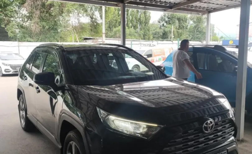 Toyota RAV4 2021 года за 13 000 000 тг. в Алматы фото 3