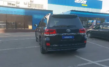 Toyota Land Cruiser 2018 года за 38 000 000 тг. в Алматы фото 4