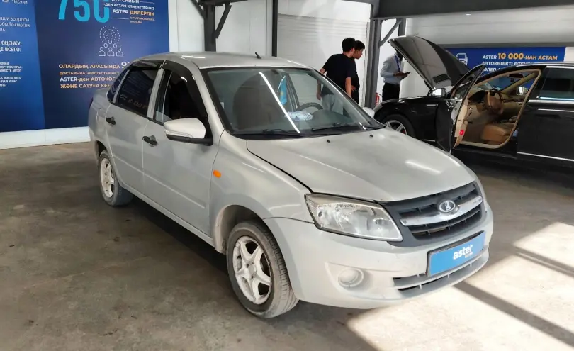 LADA (ВАЗ) Granta 2013 года за 1 600 000 тг. в Астана фото 2