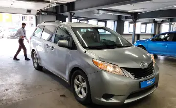 Toyota Sienna 2014 года за 12 500 000 тг. в Астана фото 2