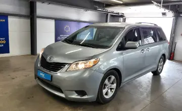 Toyota Sienna 2014 года за 12 500 000 тг. в Астана фото 1