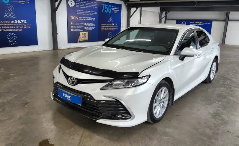 Toyota Camry 2021 года за 10 000 000 тг. в Астана