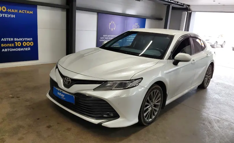 Toyota Camry 2019 года за 12 500 000 тг. в Астана