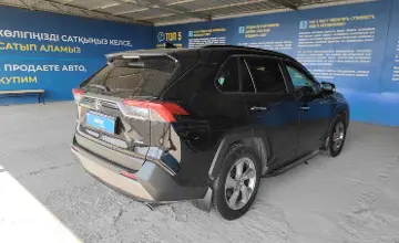 Toyota RAV4 2021 года за 14 500 000 тг. в Алматы