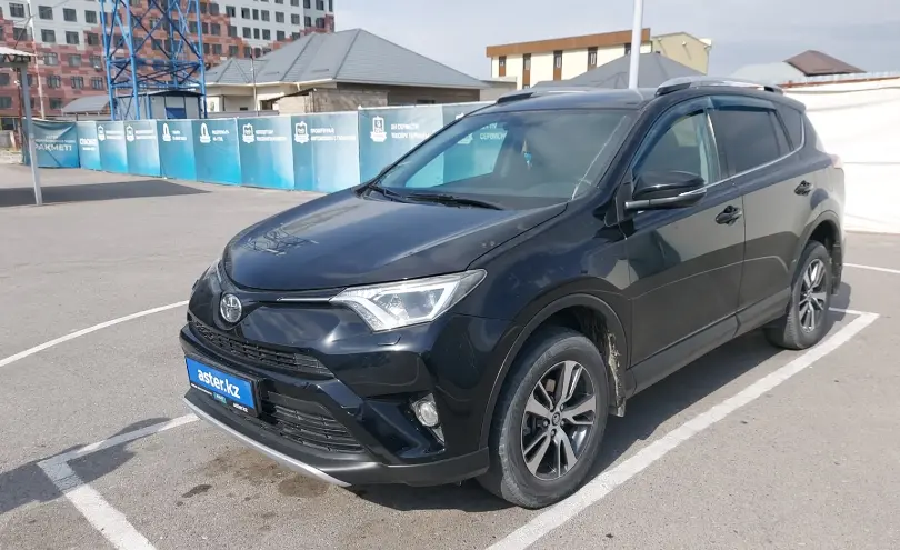 Toyota RAV4 2017 года за 11 000 000 тг. в Шымкент