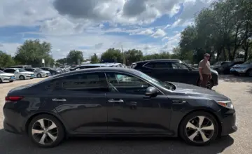 Kia Optima 2017 года за 6 000 000 тг. в Актобе фото 4