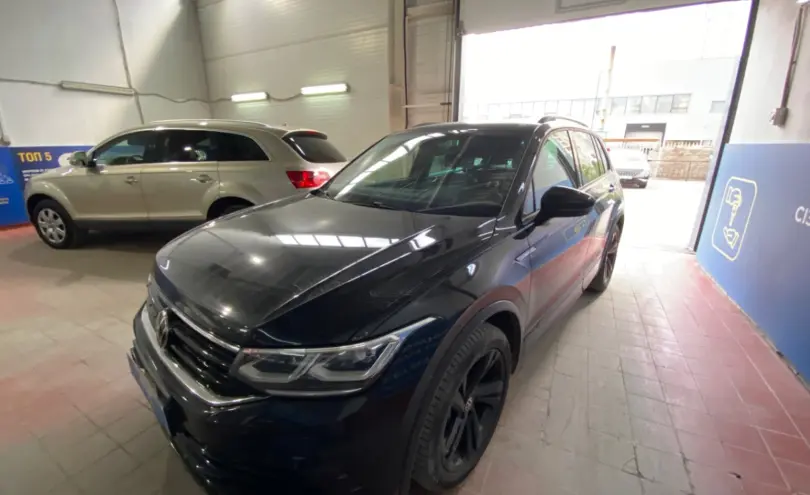 Volkswagen Tiguan 2021 года за 16 000 000 тг. в Астана