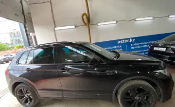 Volkswagen Tiguan 2021 года за 16 000 000 тг. в Астана фото 4