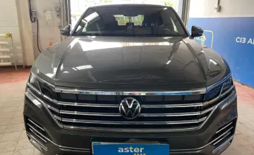 Volkswagen Touareg 2022 года за 28 000 000 тг. в Астана фото 2