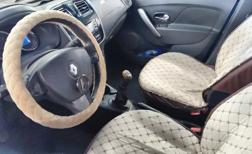 Renault Sandero 2016 года за 2 500 000 тг. в Астана фото 5