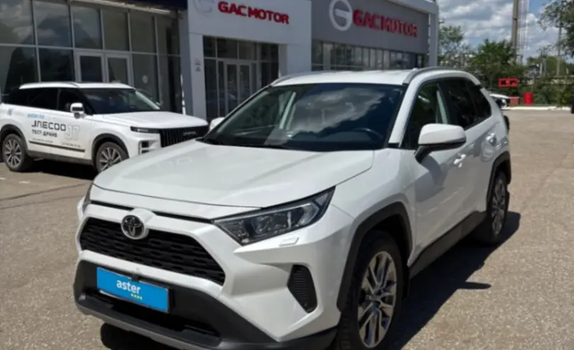 Toyota RAV4 2021 года за 13 500 000 тг. в Актобе