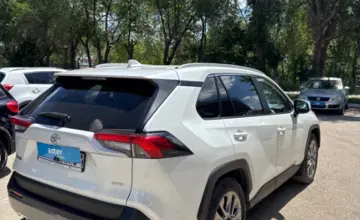 Toyota RAV4 2021 года за 13 500 000 тг. в Актобе