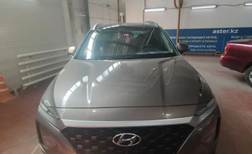 Hyundai Santa Fe 2020 года за 13 000 000 тг. в Астана фото 2