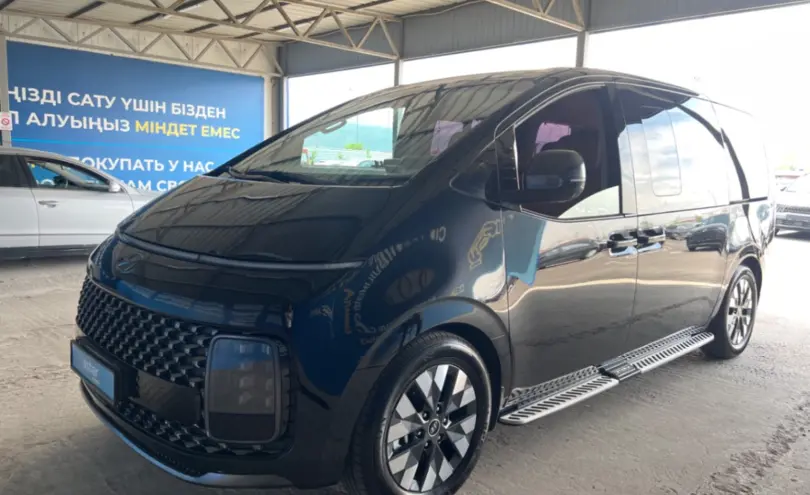 Hyundai Staria 2022 года за 21 000 000 тг. в Алматы