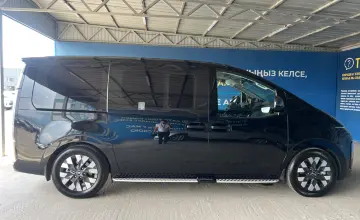 Hyundai Staria 2022 года за 21 000 000 тг. в Алматы фото 4