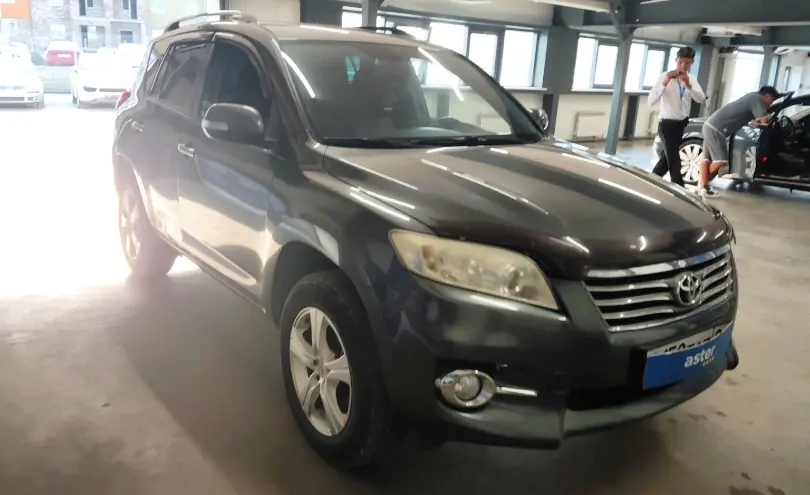 Toyota RAV4 2011 года за 7 000 000 тг. в Астана фото 2