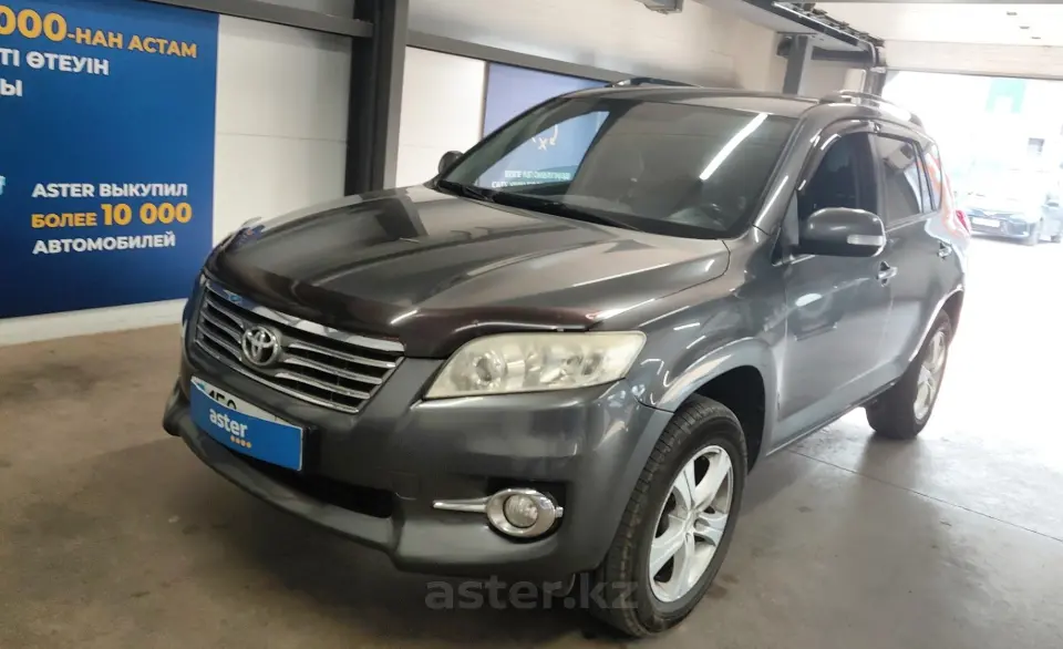 Toyota RAV4 2011 года за 7 000 000 тг. в Астана