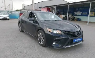Toyota Camry 2020 года за 9 800 000 тг. в Шымкент фото 2