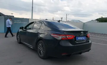 Toyota Camry 2020 года за 9 800 000 тг. в Шымкент фото 4