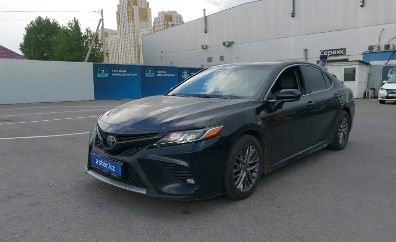 Toyota Camry 2020 года за 9 800 000 тг. в Шымкент