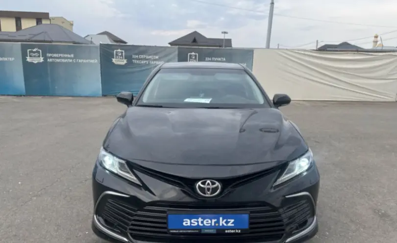 Toyota Camry 2021 года за 12 500 000 тг. в Шымкент фото 2