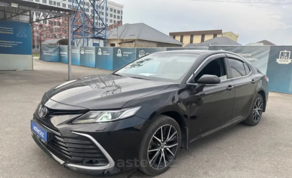 Toyota Camry 2021 года за 12 500 000 тг. в Шымкент