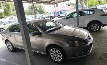Volkswagen Passat 2014 года за 5 000 000 тг. в Алматы фото 4