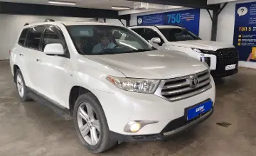 Toyota Highlander 2012 года за 13 000 000 тг. в Астана фото 2