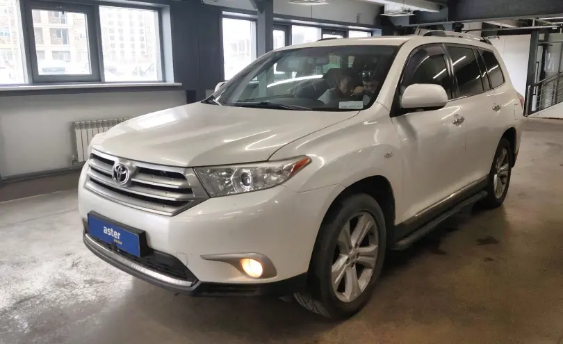 Toyota Highlander 2012 года за 13 000 000 тг. в Астана
