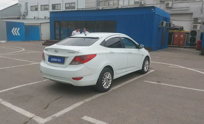 Hyundai Accent 2013 года за 3 500 000 тг. в Алматы фото 3