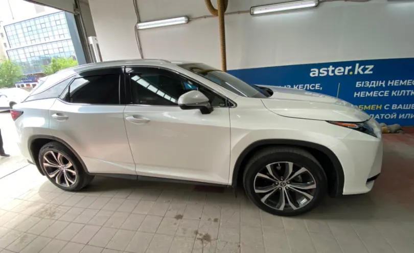 Lexus RX 2018 года за 18 000 000 тг. в Астана фото 4