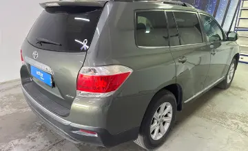 Toyota Highlander 2013 года за 14 000 000 тг. в Павлодар